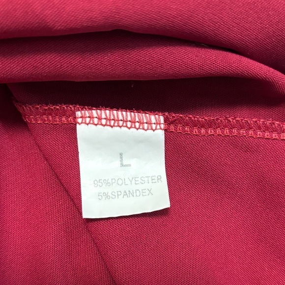 Chic Lace-Trimmed Burgundy Blouse - Picture 3 of 3